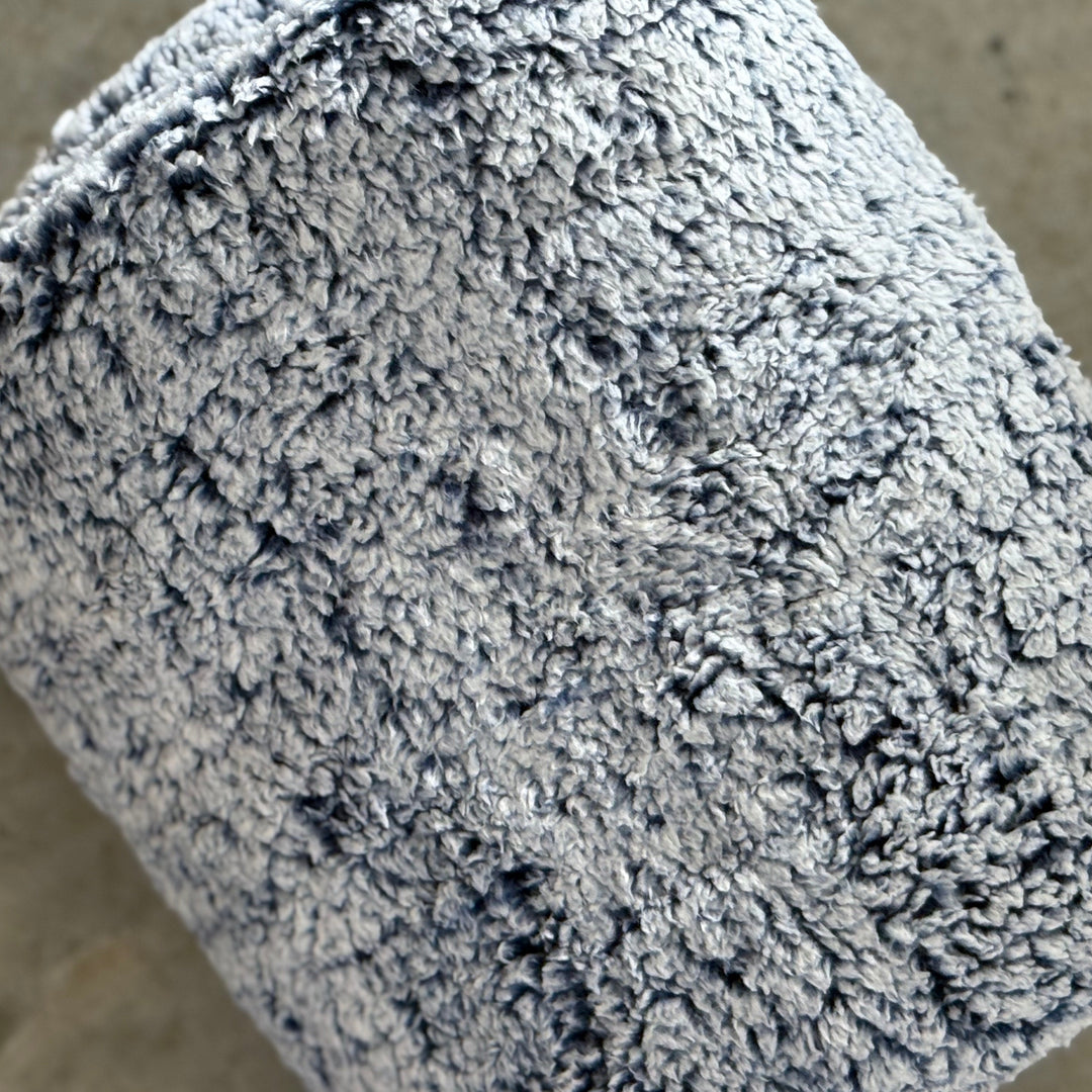 Two Tone Plush Fleece Throw -White & Black