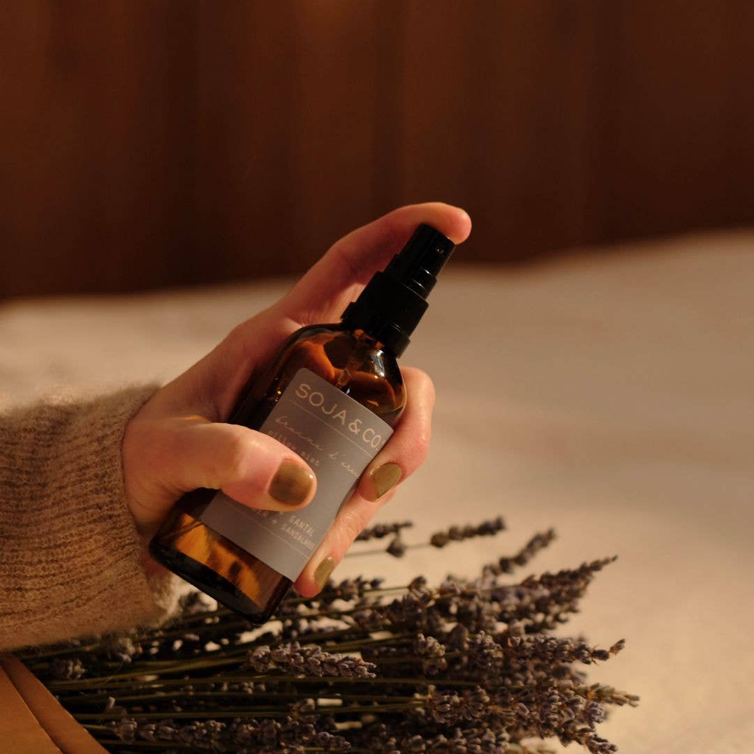 SOJA&amp;CO.® pillow mist with lavender and sandalwood scent in a 100ml spray bottle, suitable as face, perfume, or hair mist.