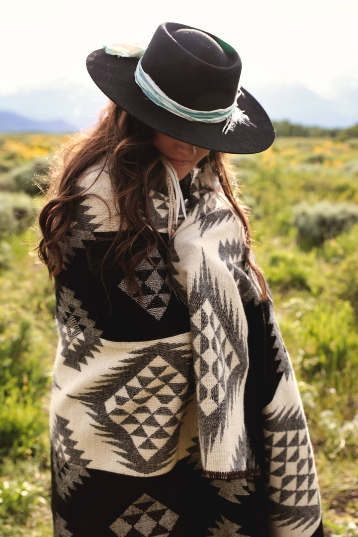 Prairie Sunset Aztek Alpaca Throw Blanket