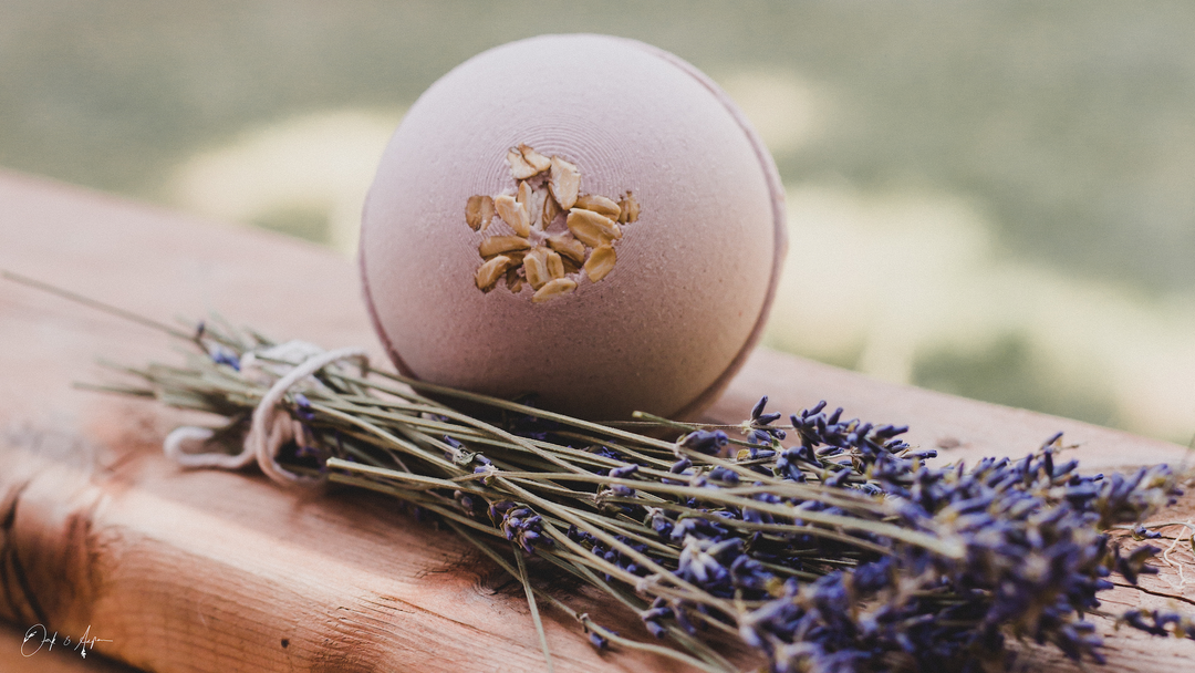 Bath Bomb: Lavender Oatmeal